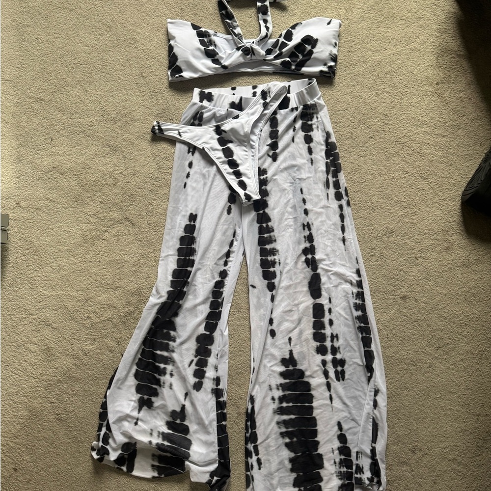 Stylish Black and White Tie-Dye Jumpsuit